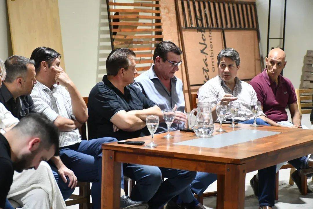 Reunión de intendentes y sectores productivos